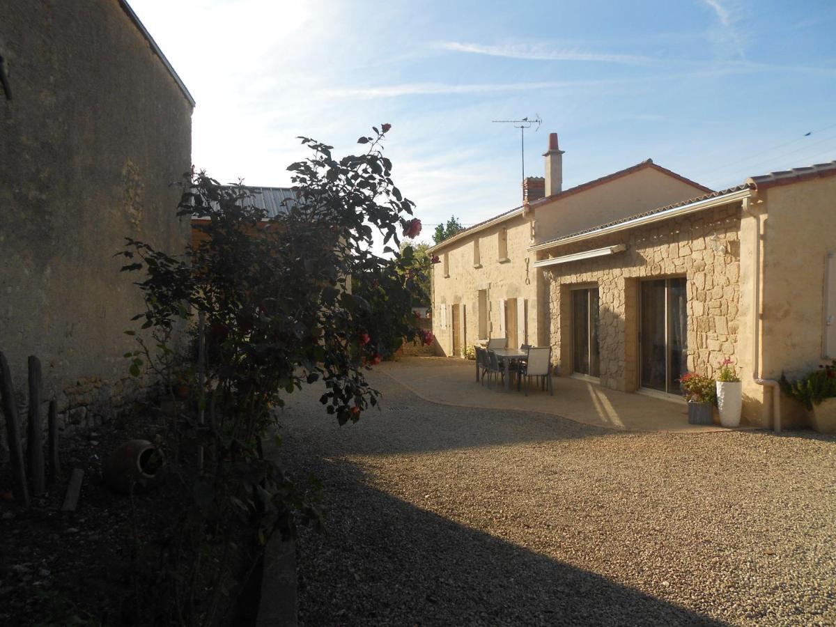 Charmante Maison A La Campagne Taizé Exterior foto